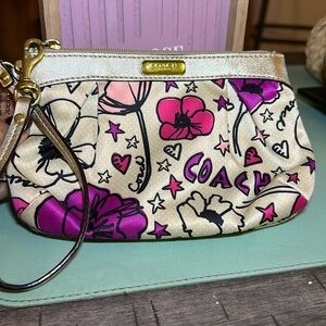 Coach Poppy Kyra Floral Print Satin Wristlet (EUC)